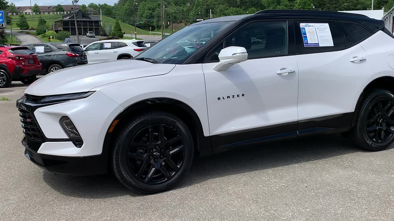 Used 2024 Chevrolet Blazer RS w/ Driver Confidence II Package FWD image 9