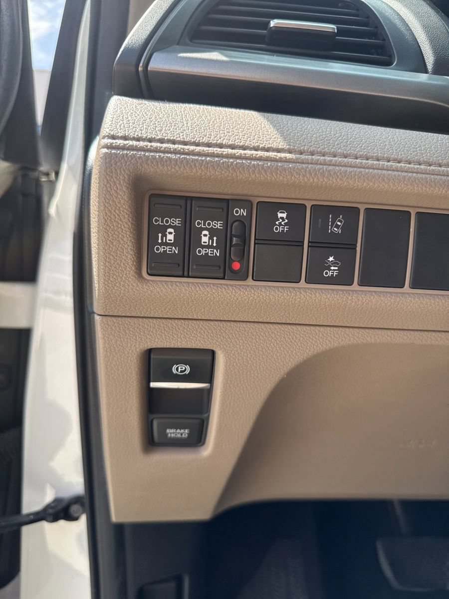 Used 2018 Honda Odyssey EX image 10