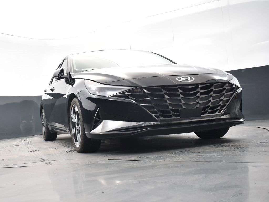 Used 2022 Hyundai Elantra Limited image 29