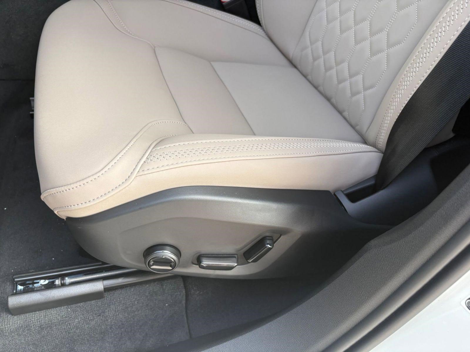 Certified 2026 Volvo XC60 B5 Plus w/ Protection Package Premier image 12