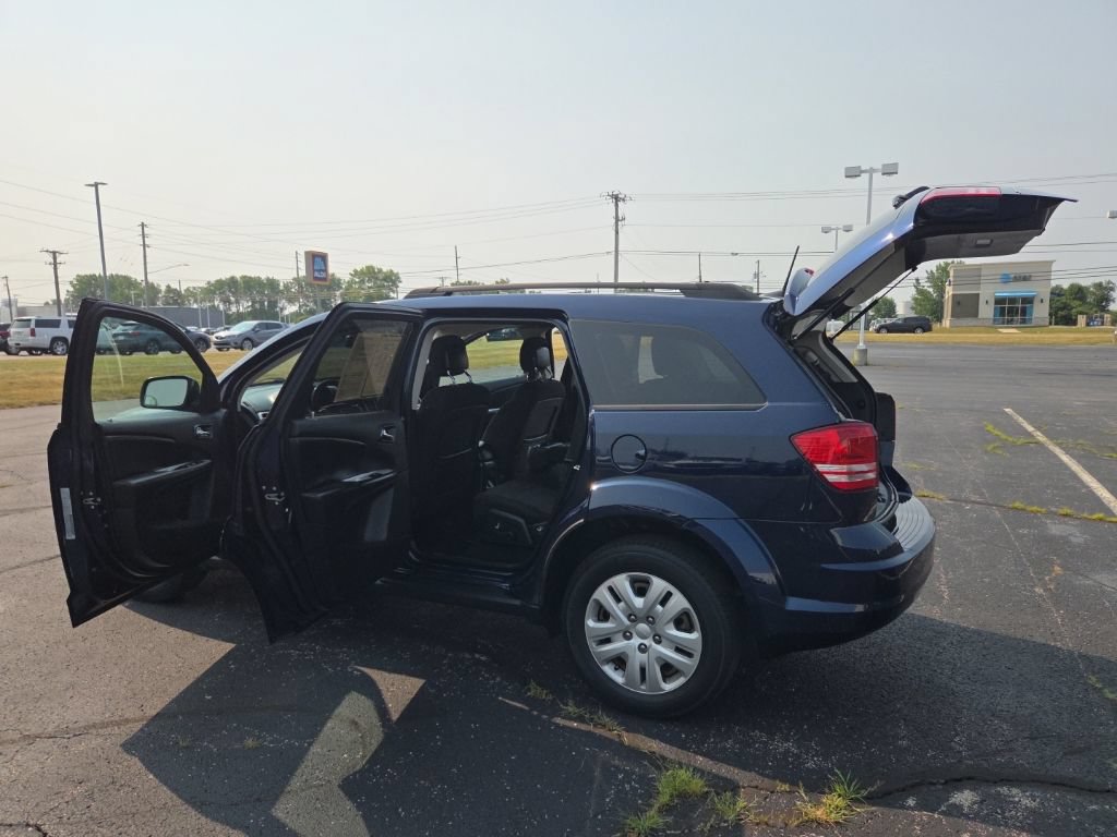 Used 2020 Dodge Journey SE w/ SE Popular Equipment Group FWD image 18