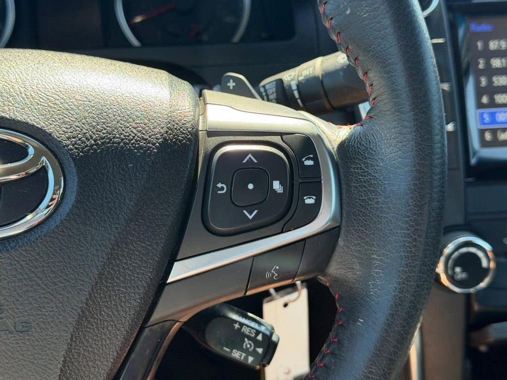 Used 2017 Toyota Camry SE FWD image 18