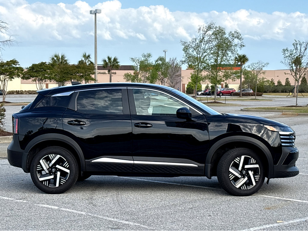 Used 2025 Nissan Kicks SV image 18