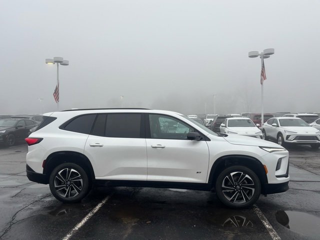 Used 2025 Buick Enclave Sport Touring w/ Power Package image 4