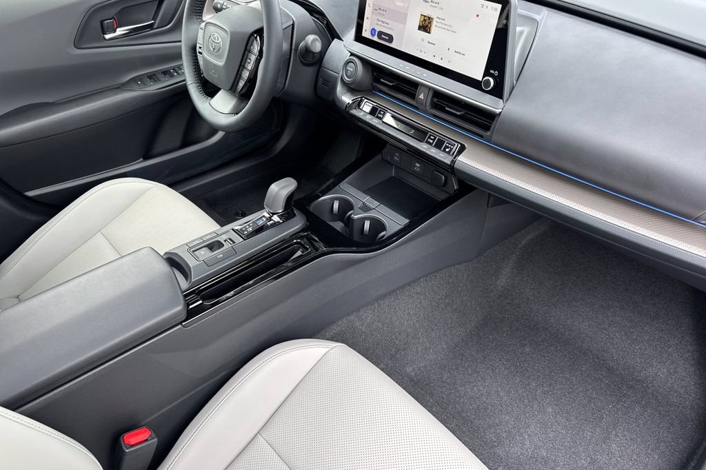 New 2027 Toyota Prius XLE FWD image 13