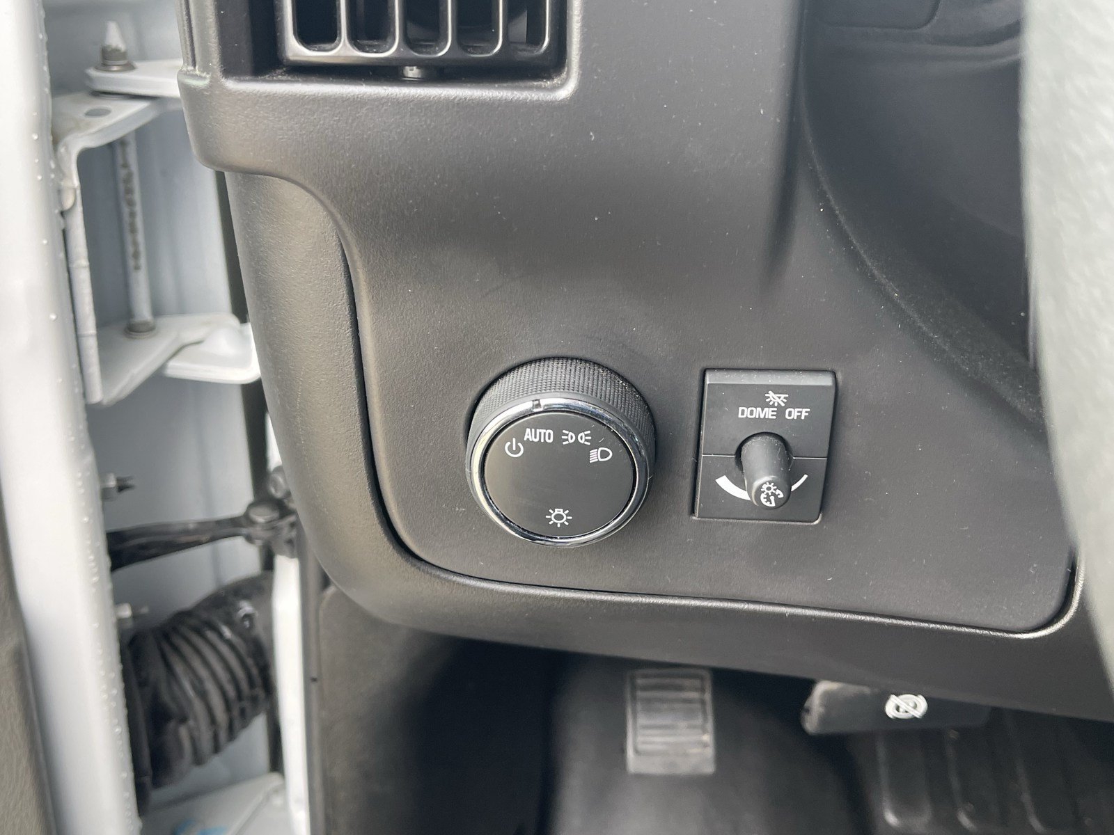 Used 2025 Chevrolet Express 2500 w/ Driver Convenience Package RWD image 22