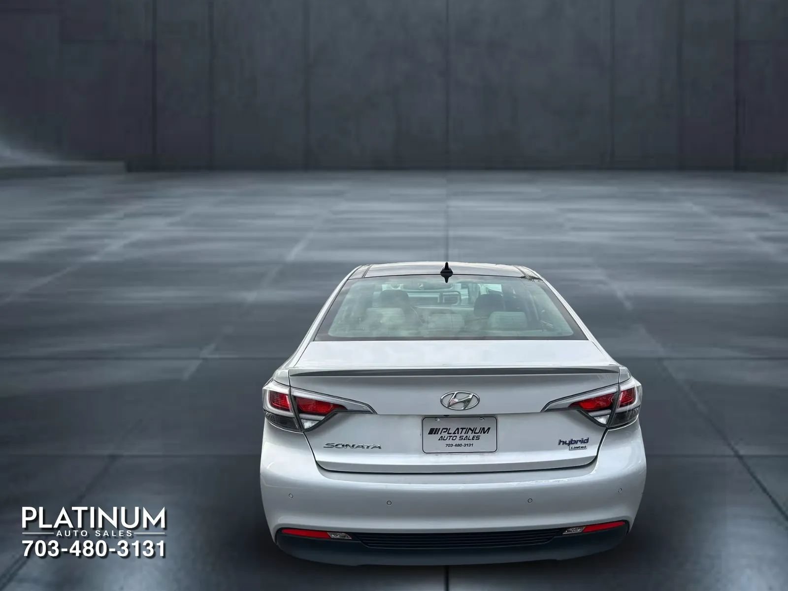 Used 2016 Hyundai Sonata Limited w/ Option Group 02 FWD image 7