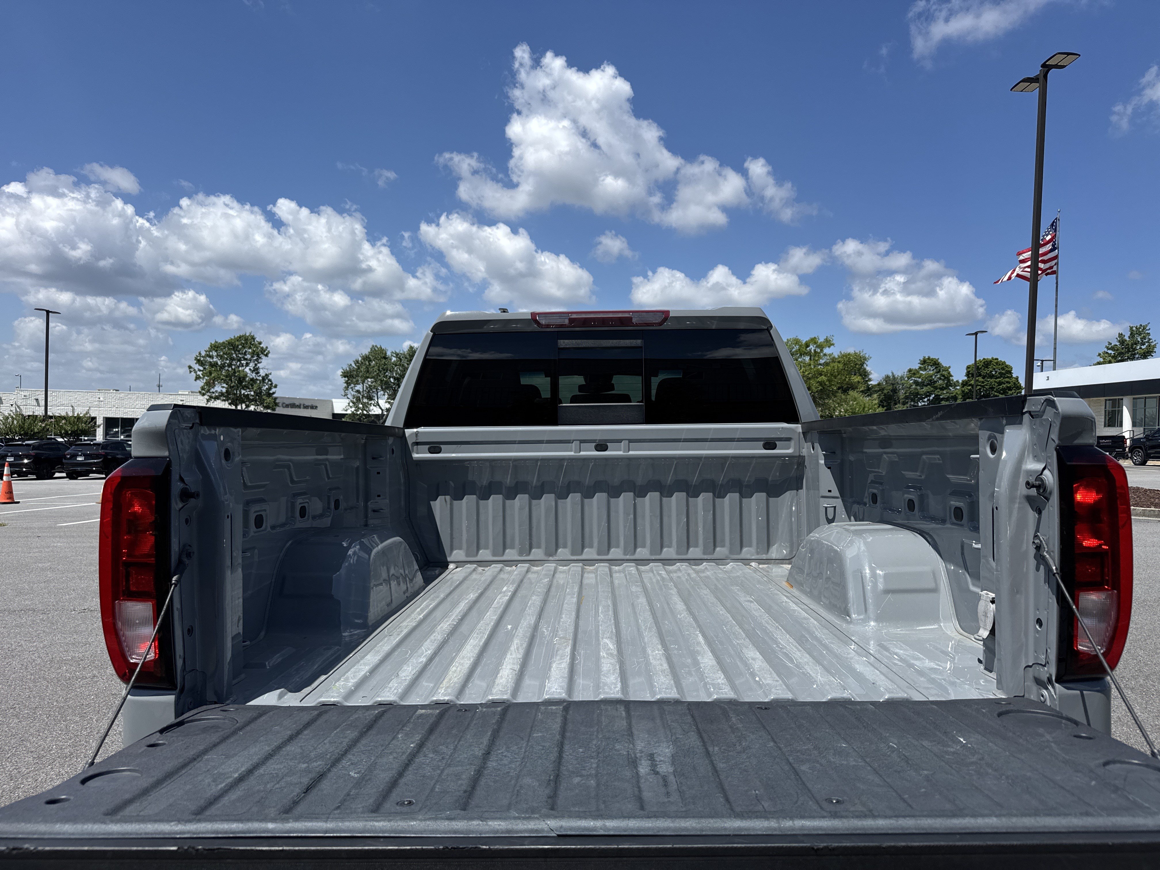 Used 2024 GMC Sierra 1500 SLE w/ Preferred Package AWD/4WD image 33