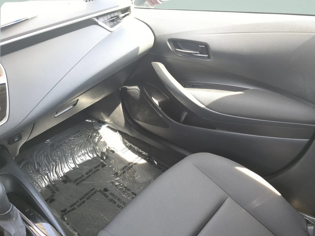 Used 2023 Toyota Corolla LE FWD image 12