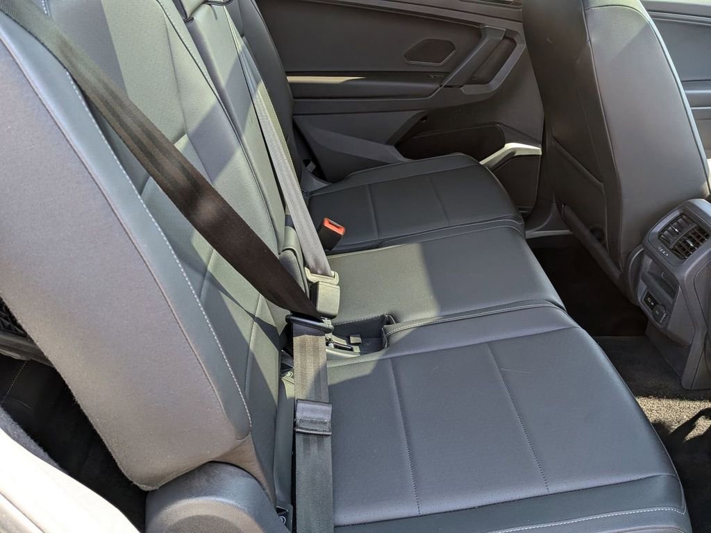 Used 2019 Volkswagen Tiguan SE w/ Panoramic Sunroof Package image 29