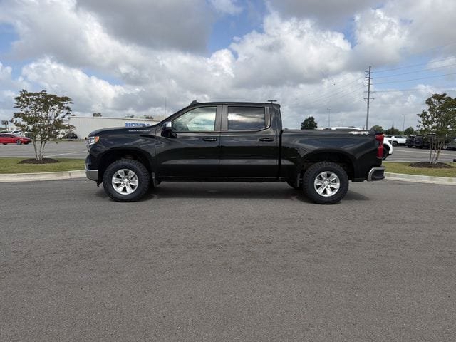 Used 2025 Chevrolet Silverado 1500 LT AWD/4WD image 2
