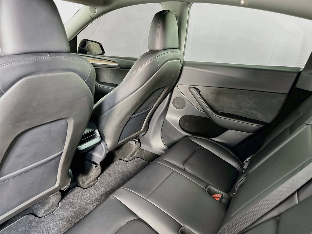 Used 2024 Tesla Model Y Long Range RWD image 31