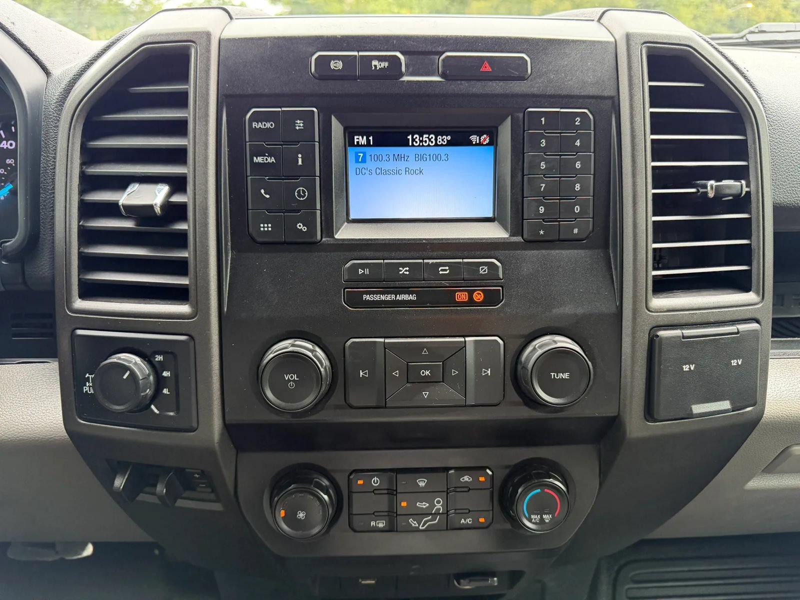 Used 2022 Ford F250 XL w/ Power Equipment Group AWD/4WD image 17