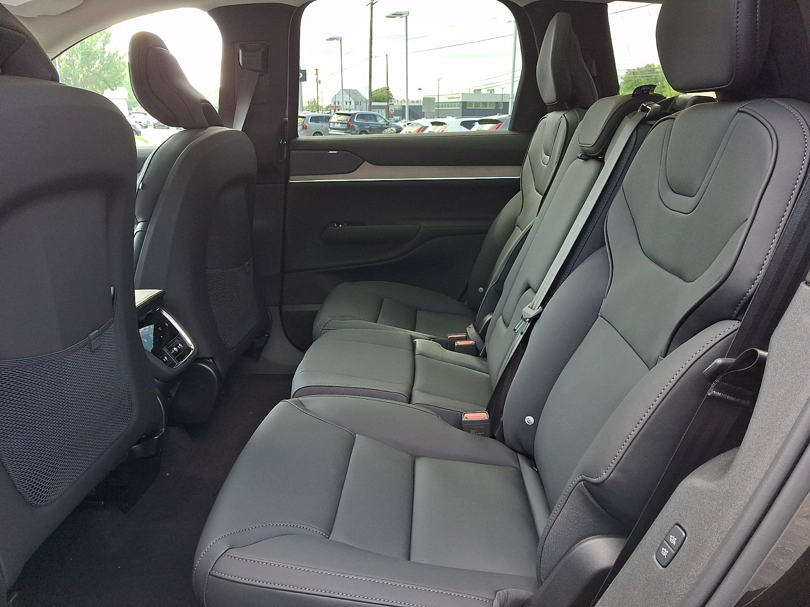 New 2026 Volvo EX90 Plus RWD image 5