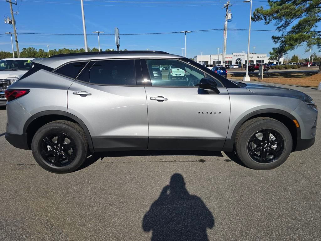 New 2026 Chevrolet Blazer LT w/ Midnight/Sport Edition FWD image 6