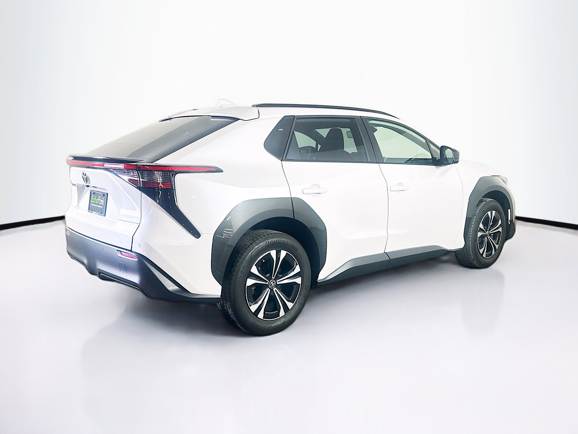 Used 2023 Toyota bZ4X XLE w/ Weather Package FWD image 9