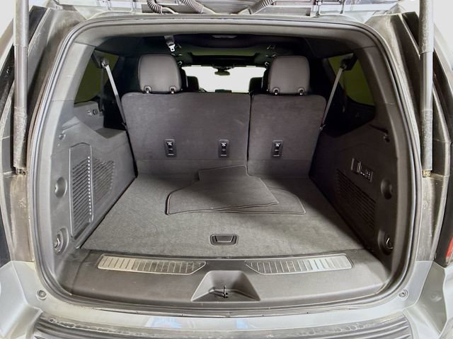 Used 2024 Chevrolet Suburban RST w/ Luxury Package image 26