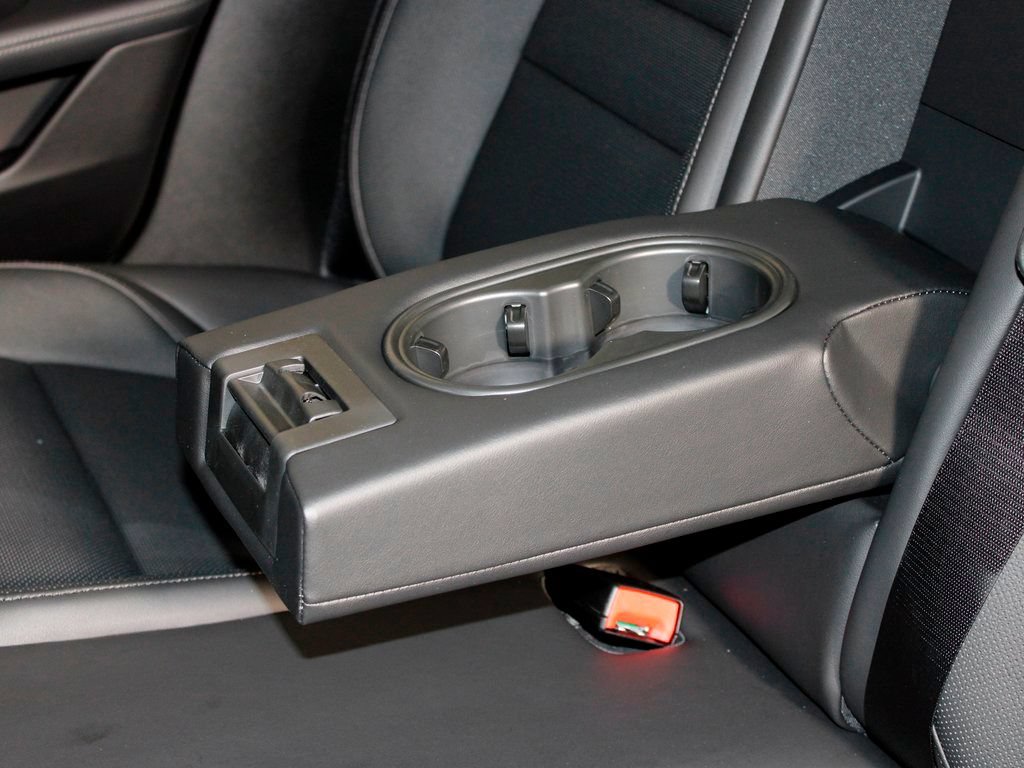 Certified 2026 Porsche Taycan AWD/4WD image 36