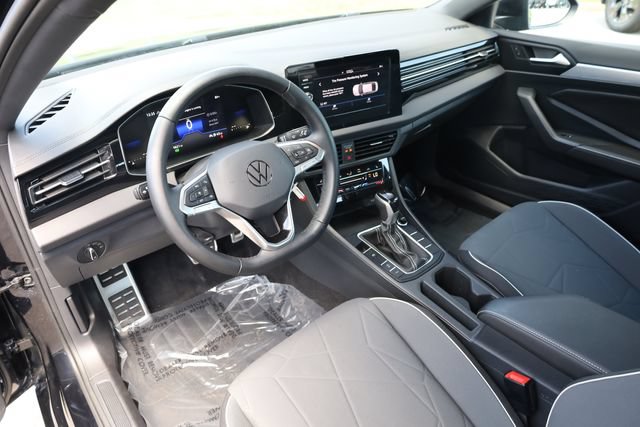 Used 2025 Volkswagen Jetta Sport FWD image 9