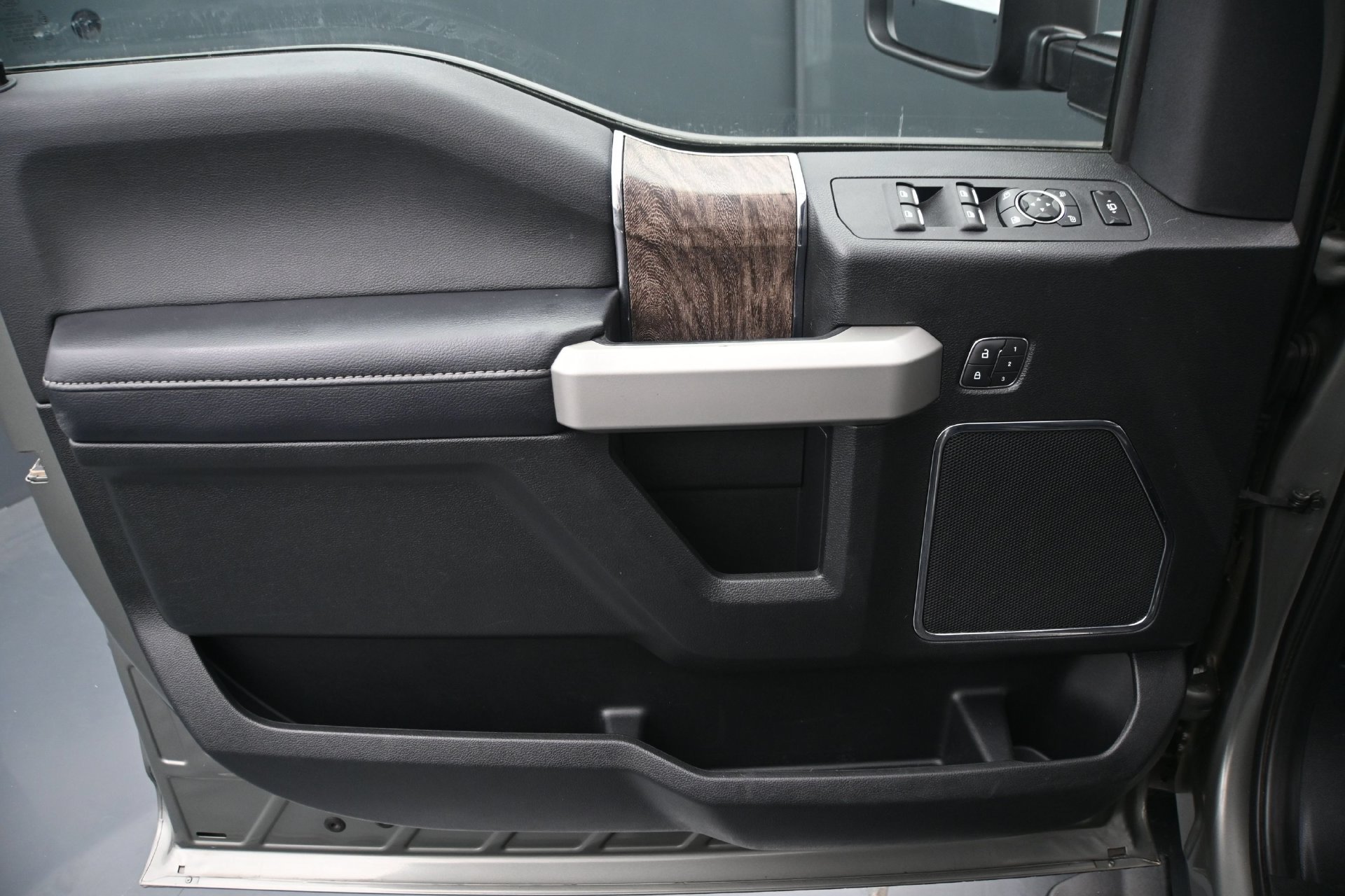 Used 2019 Ford F350 Lariat AWD/4WD image 20