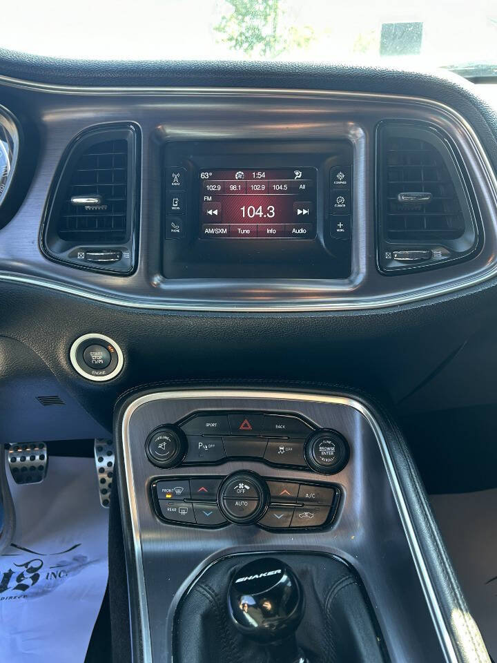 Used 2016 Dodge Challenger R/T image 20