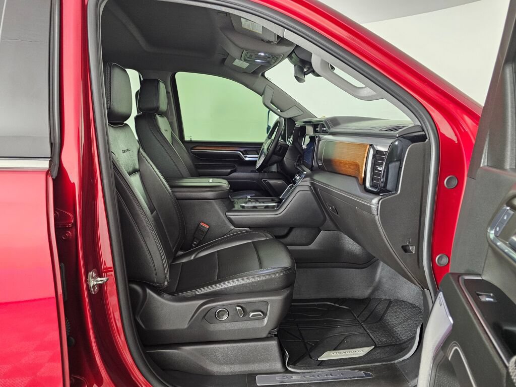 Used 2024 GMC Sierra 3500 Denali AWD/4WD image 36