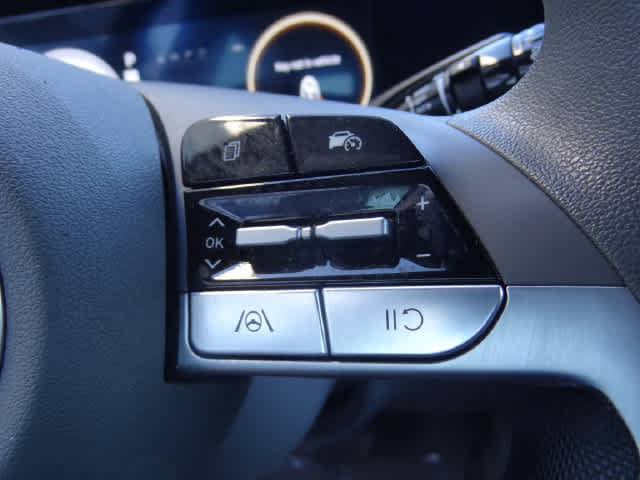 Used 2024 Hyundai Elantra SEL FWD image 18