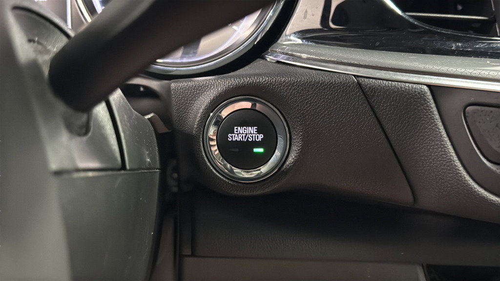 Used 2018 Buick Regal Preferred image 25