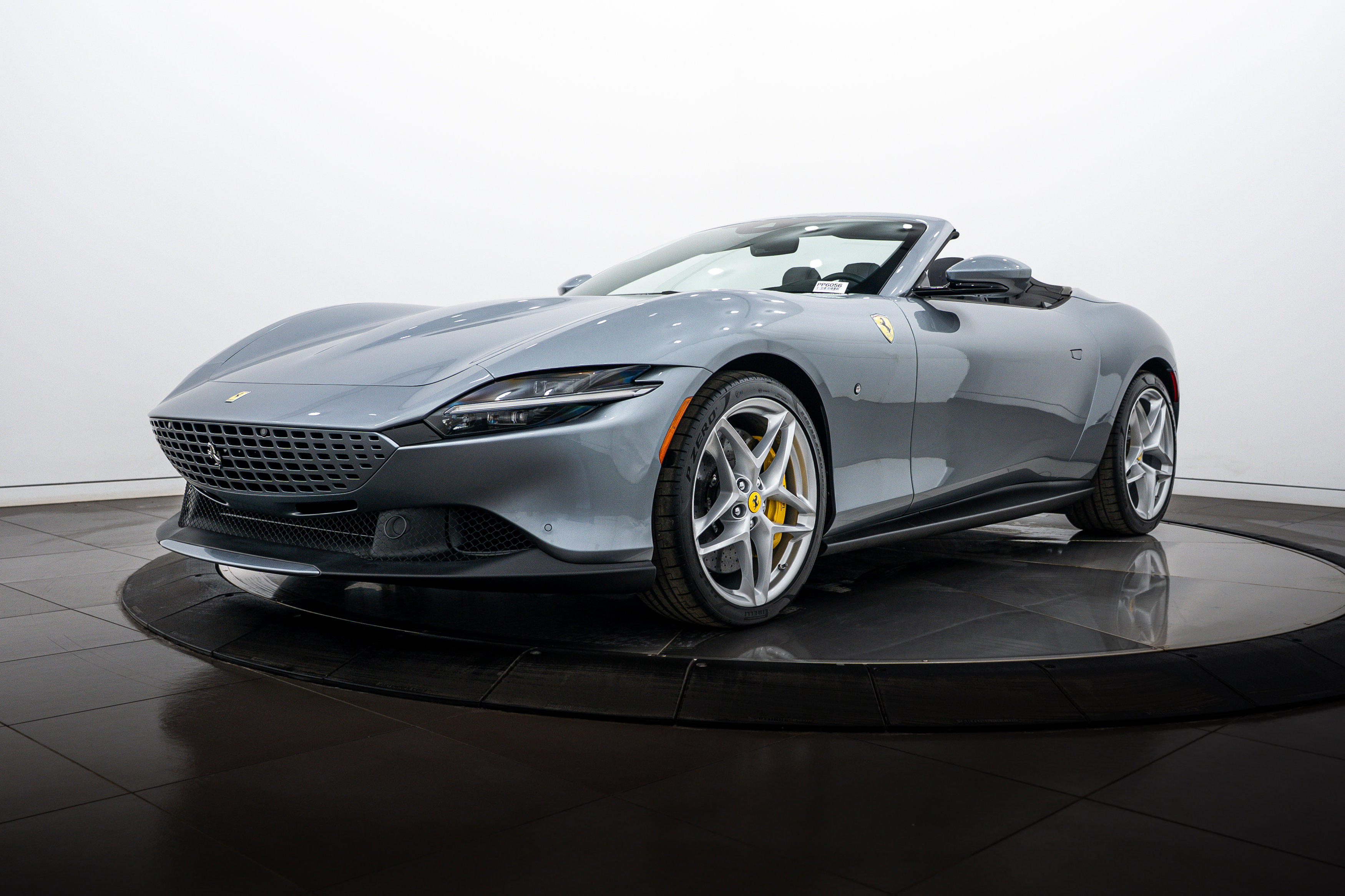 Used 2025 Ferrari Roma Spider image 1