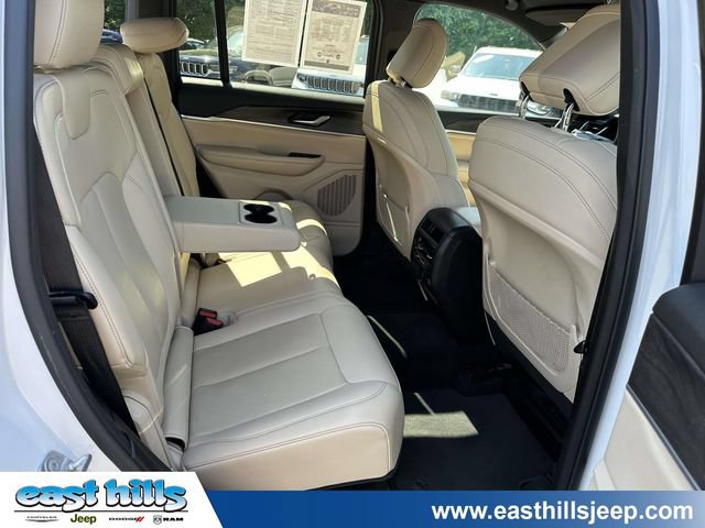 Used 2023 Jeep Grand Cherokee Limited AWD/4WD image 23