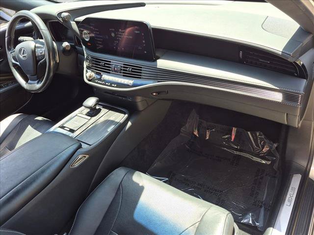 Used 2022 Lexus LS 500 w/ Accessory Package (Z2) RWD image 23