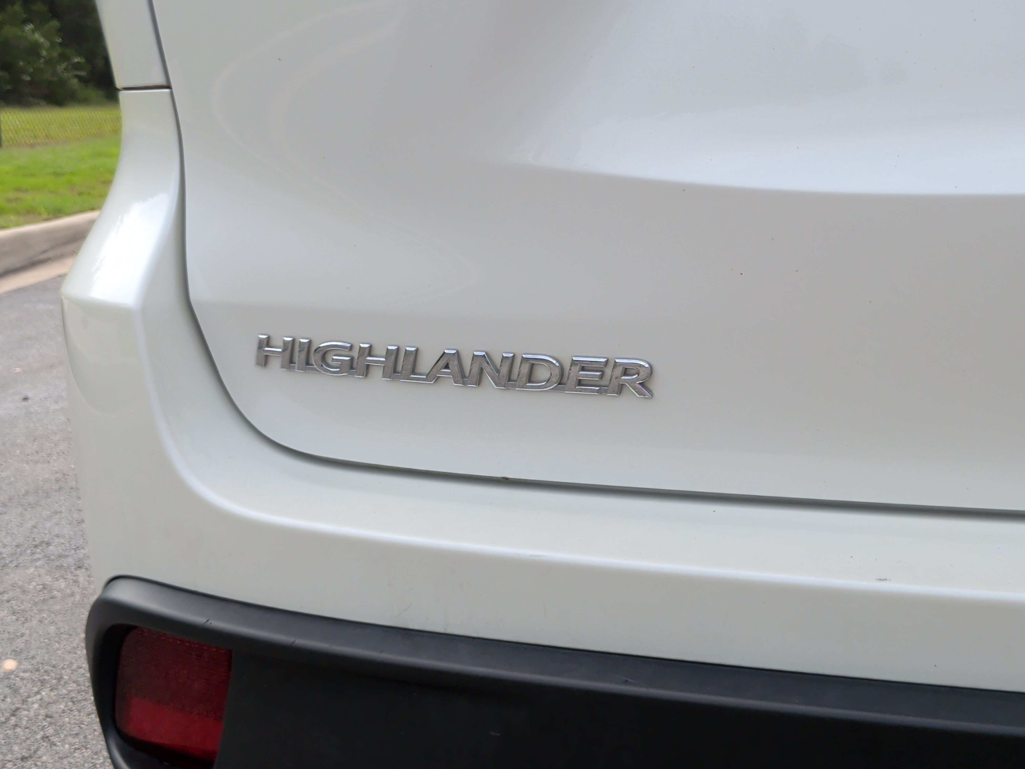 Used 2019 Toyota Highlander XLE AWD/4WD image 12