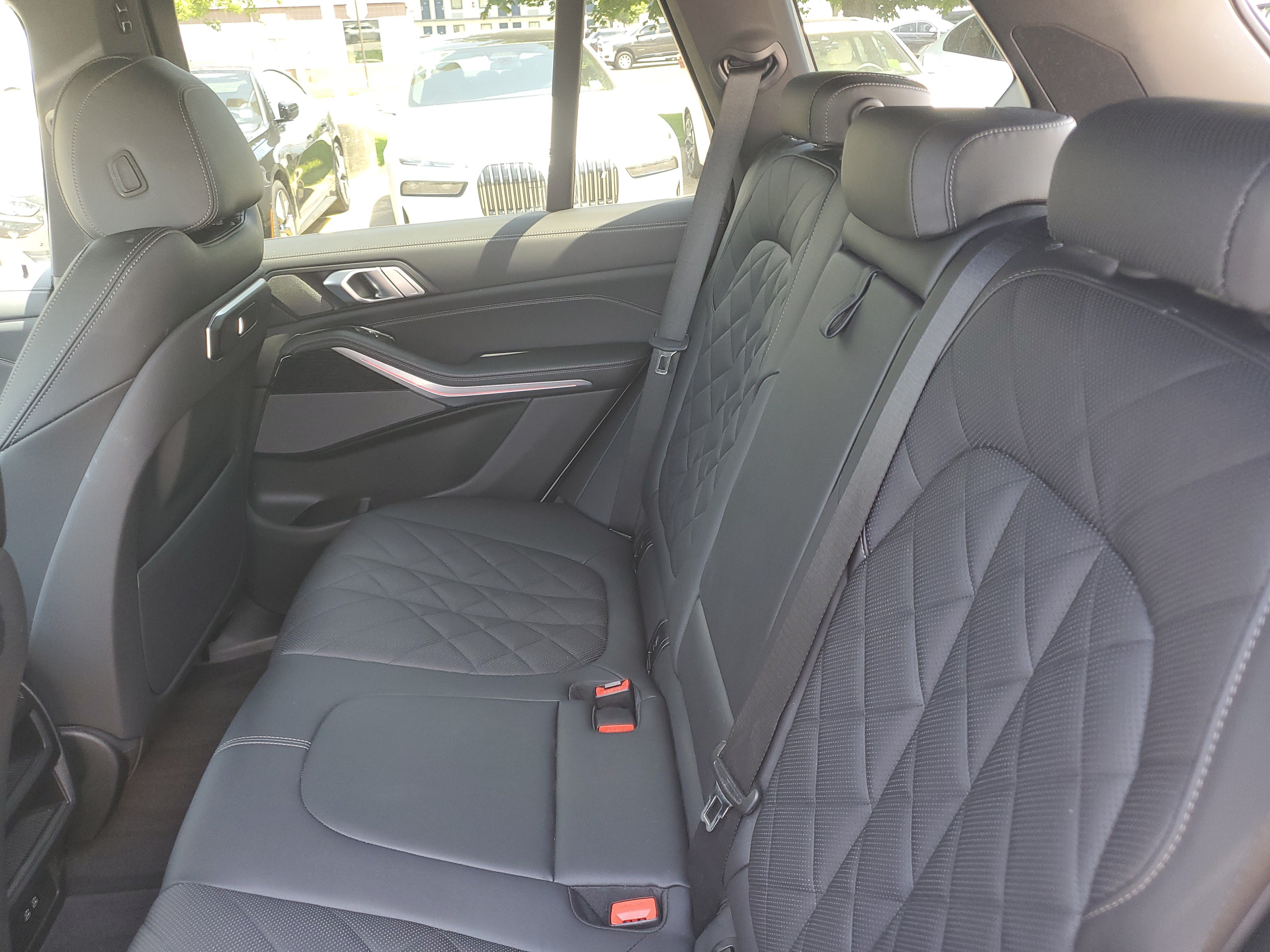 Used 2024 BMW X5 xDrive40i w/ M Sport Package AWD/4WD image 27