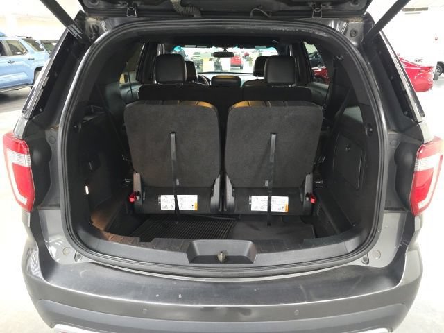 Used 2016 Ford Explorer XLT w/ Equipment Group 202A FWD image 10