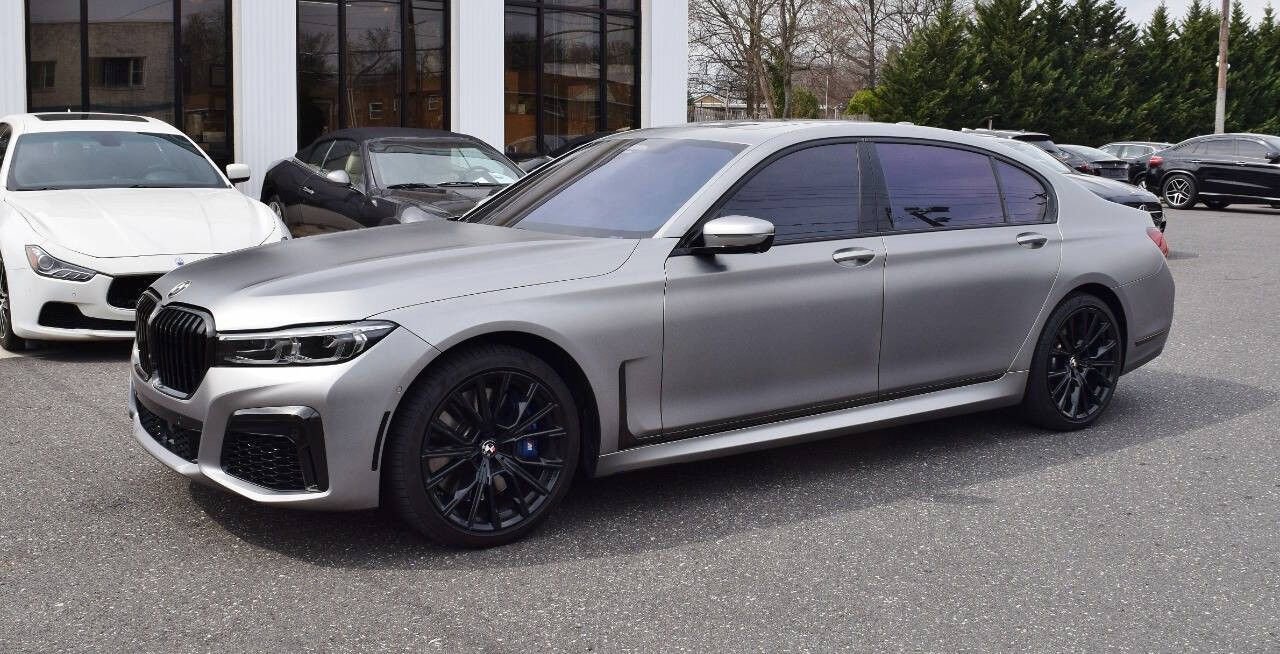 Used 2022 BMW M760i xDrive w/ Luxury Rear Seating Package image 3