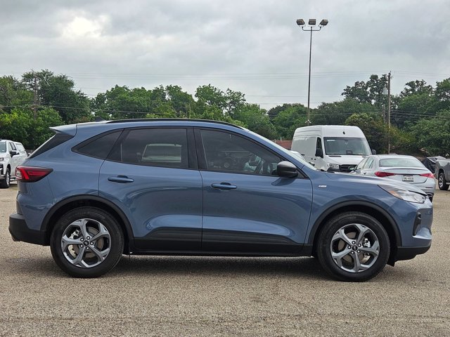 Used 2026 Ford Escape ST-Line w/ Tech Pack #1 FWD image 4