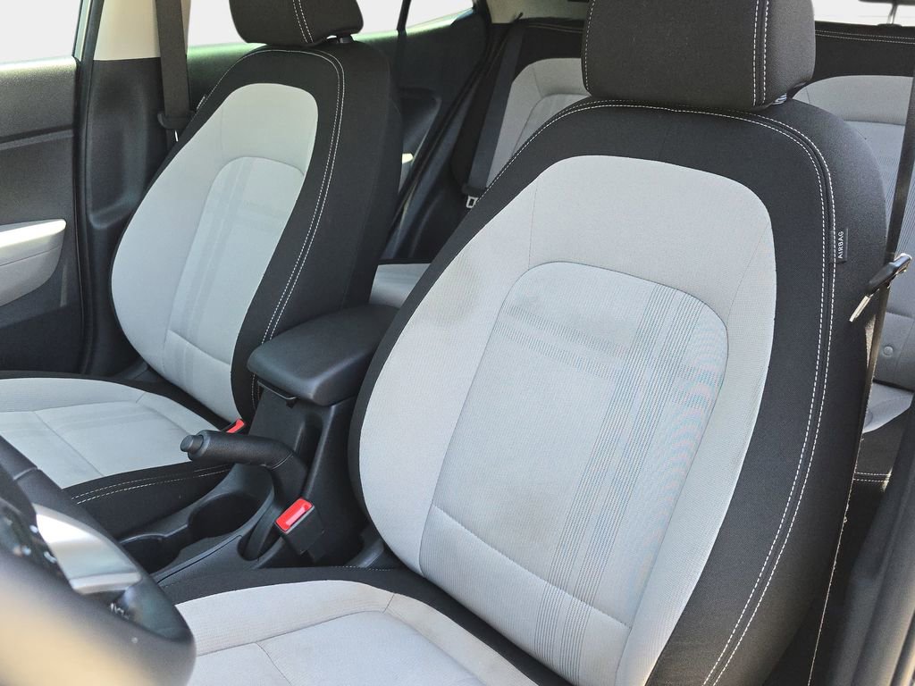 Used 2023 Hyundai Venue SEL FWD image 17