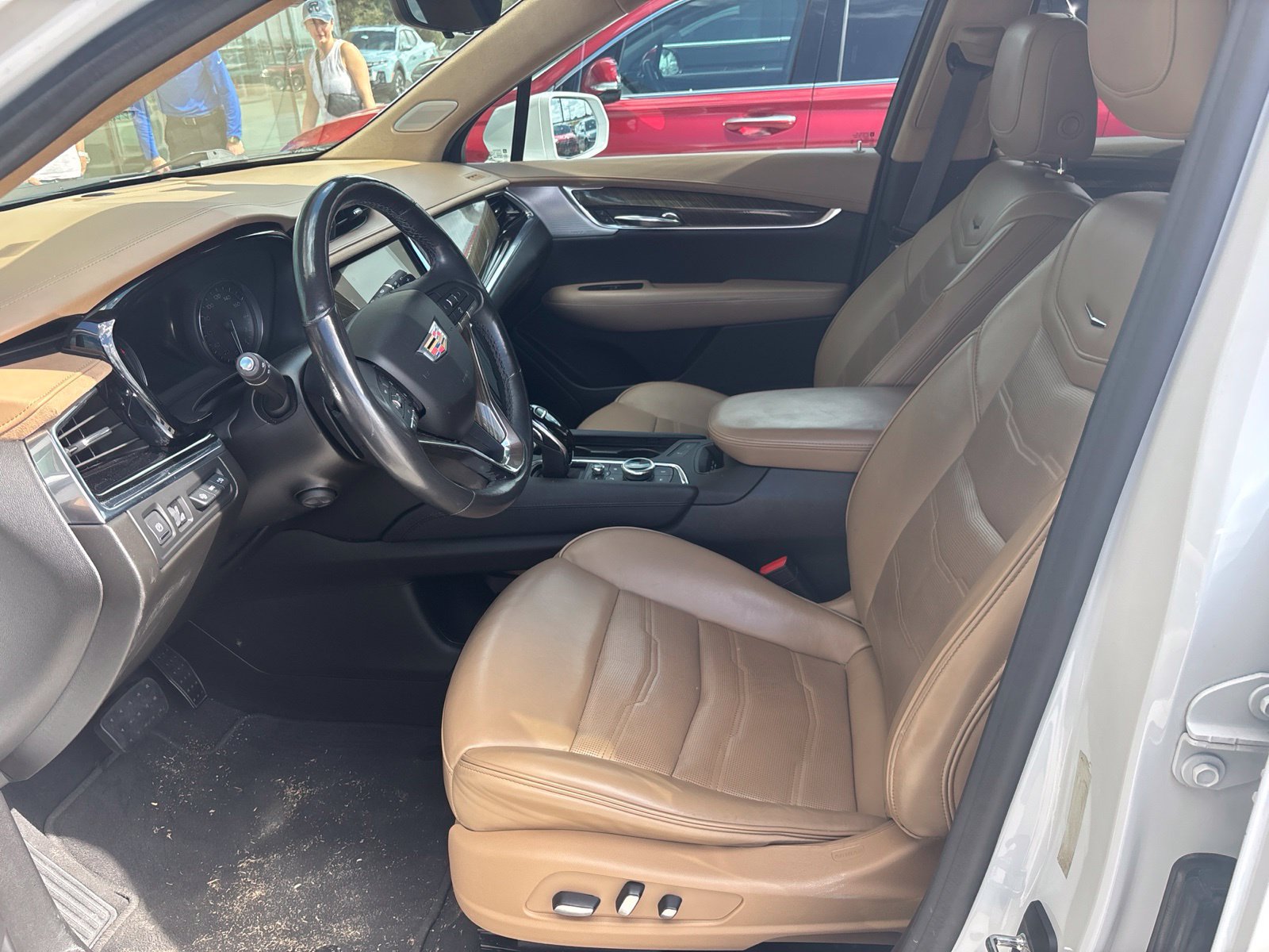 Used 2020 Cadillac XT6 Premium Luxury w/ Platinum Package FWD image 4
