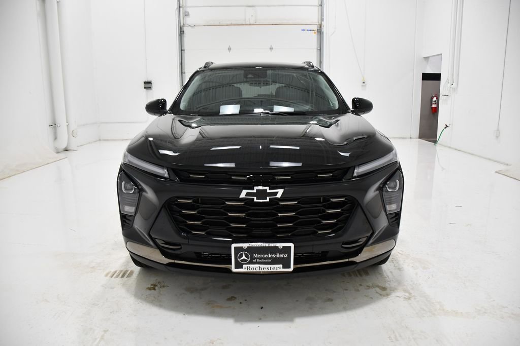 Used 2025 Chevrolet Trax ACTIV image 2