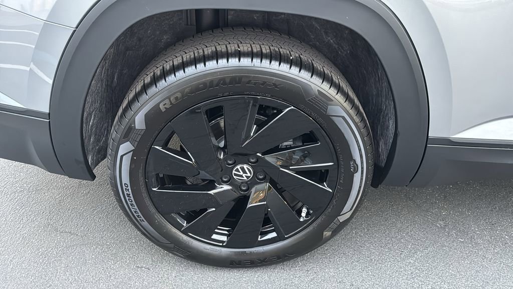 New 2026 Volkswagen Atlas SE FWD image 28