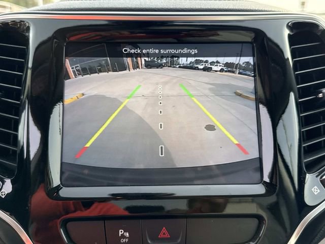 Used 2019 Jeep Cherokee Limited image 29