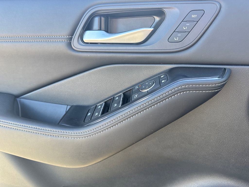 Used 2024 Nissan Rogue SL w/ SL Premium Package image 22