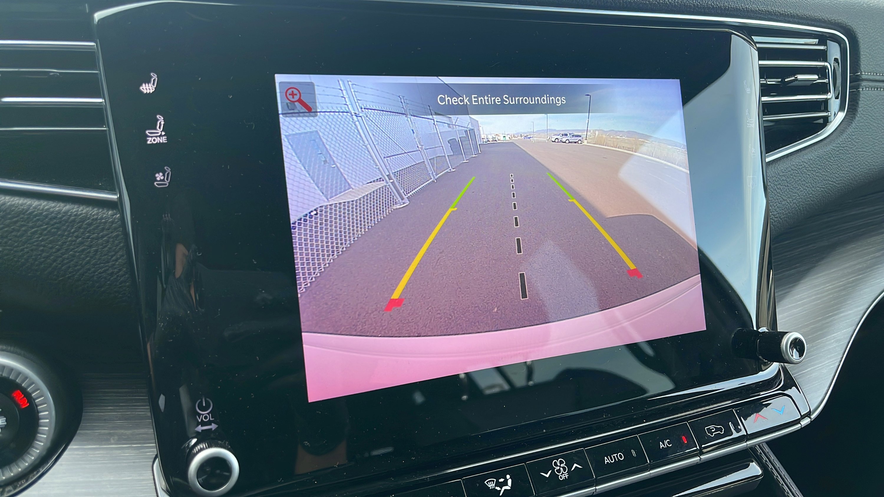 Used 2024 Jeep Wagoneer L Series III w/ Flexible Seating Group image 18