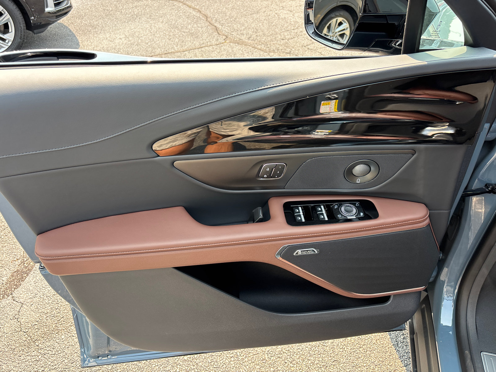 New 2026 Lincoln Nautilus Reserve w/ Jet Appearance Package AWD/4WD image 11