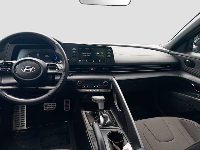 Certified 2025 Hyundai Elantra Sport FWD image 22