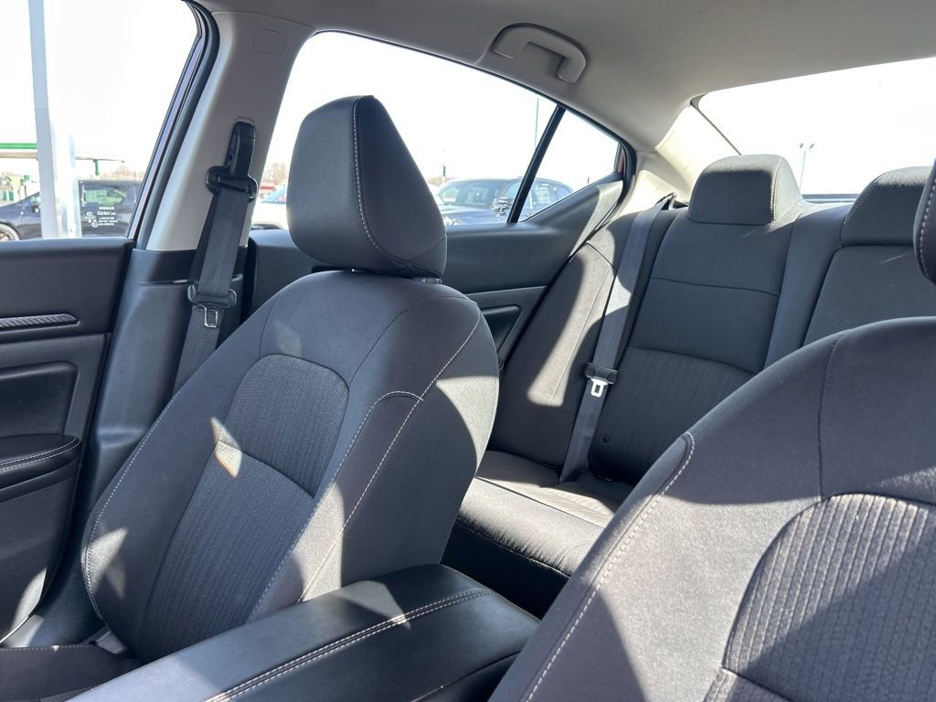 Used 2025 Nissan Altima 2.5 SV image 11