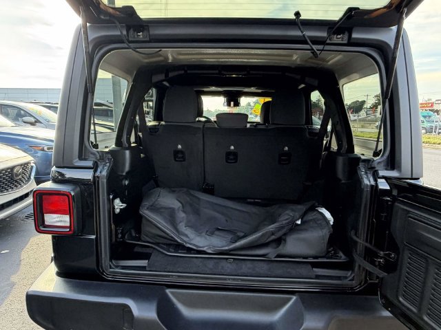 Used 2024 Jeep Wrangler Unlimited Sport AWD/4WD image 9