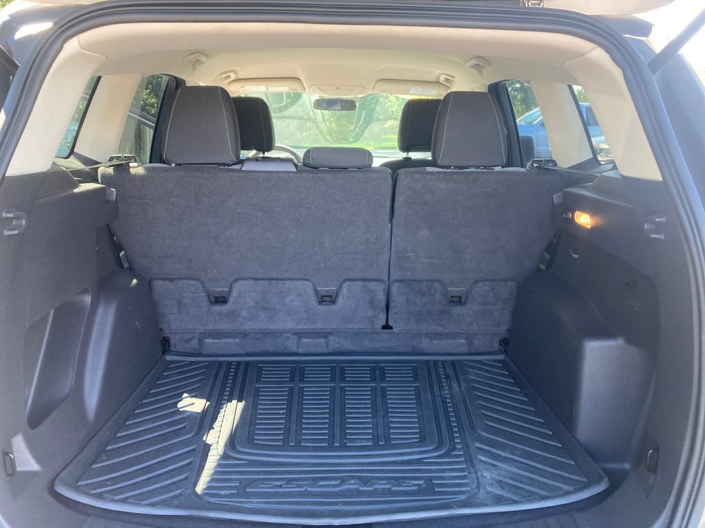 Used 2017 Ford Escape SE w/ Equipment Group 201A AWD/4WD image 29