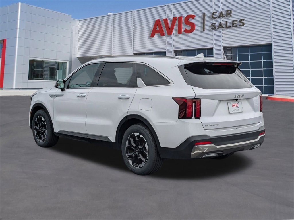 Used 2024 Kia Sorento S image 3