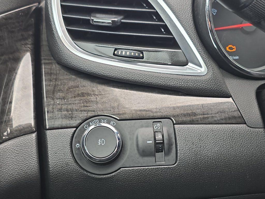 Used 2016 Buick Encore Convenience FWD image 26